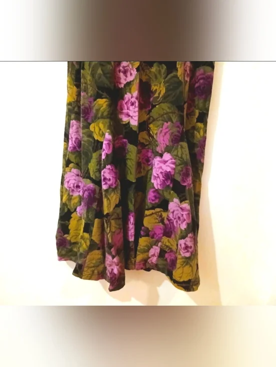 Vintage 90s Betsey Johnson Floral Dress Midi Fit Flare Cap Sleeve Black Purple M - Picture 2 of 6